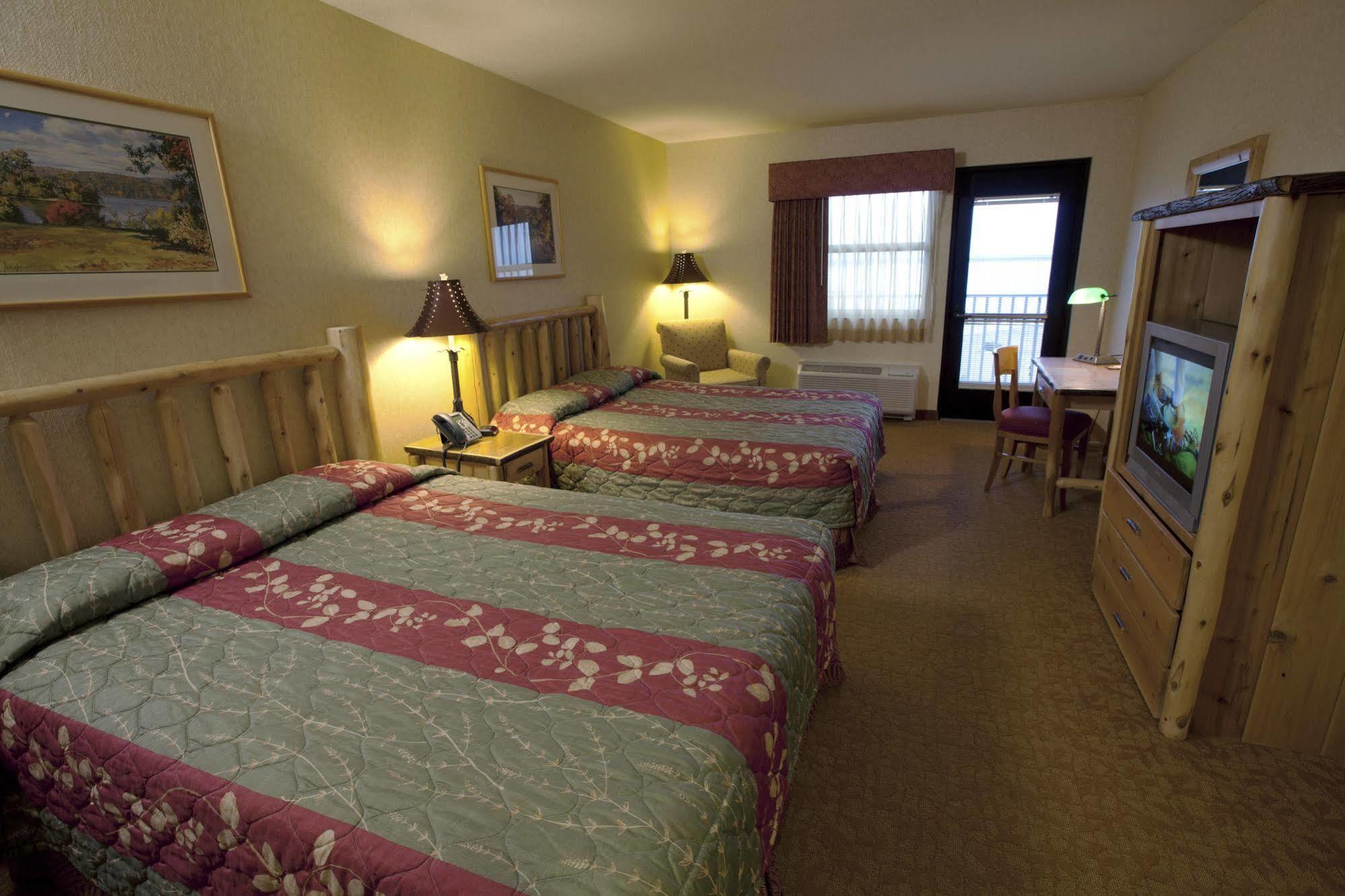 Kewadin St. Ignace Hotel Evergreen Shores Exteriér fotografie